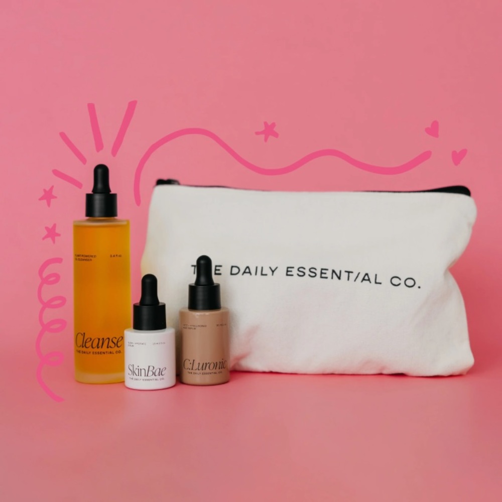 Skincare kit including face rounds, cleansing oil, facial oil , and serum